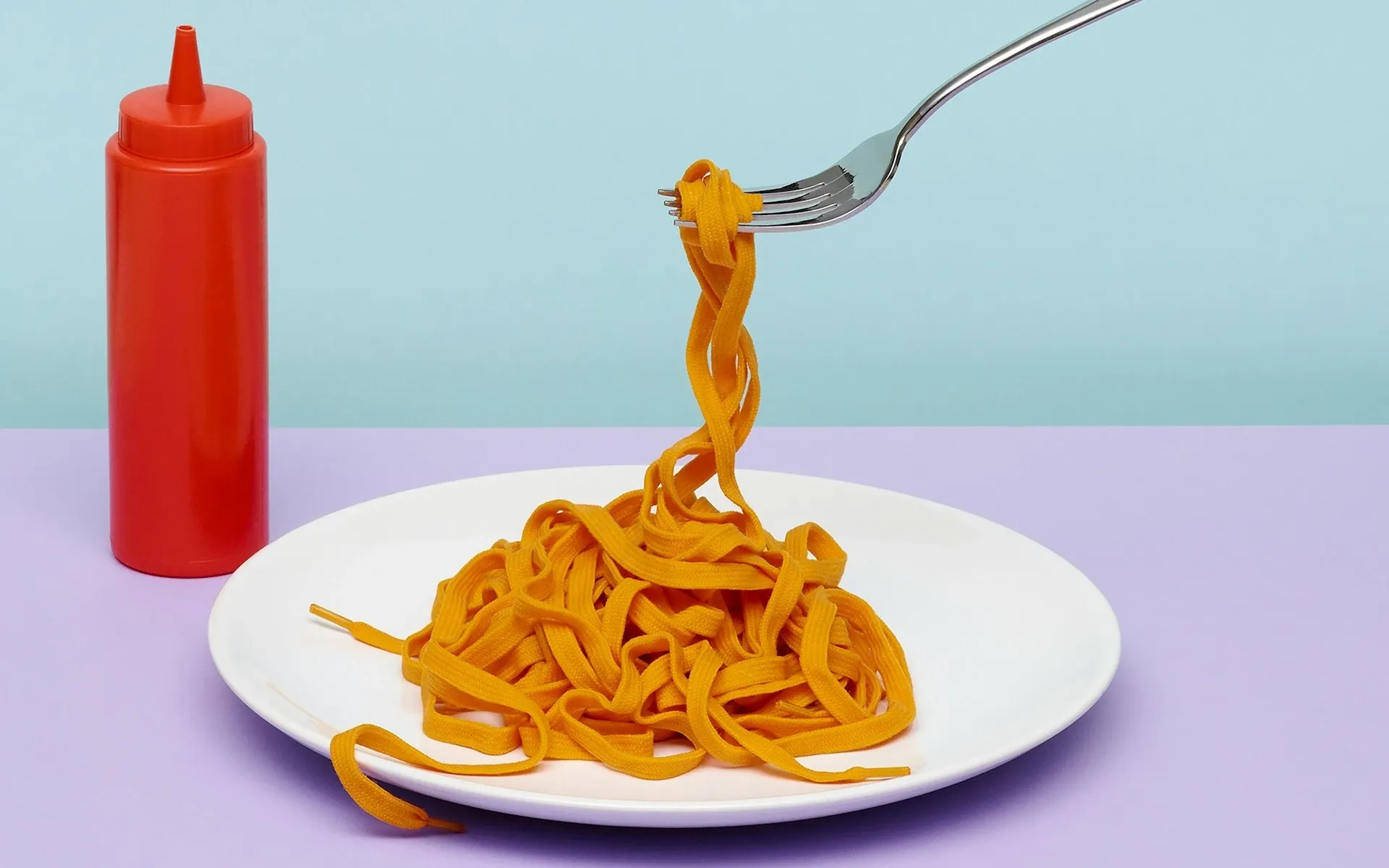 Fork twirling shoelaces like they’re pasta